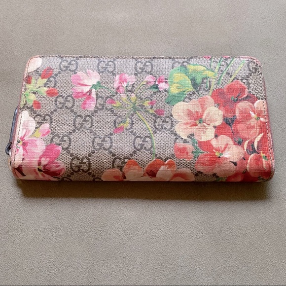 Gucci Gg Blooms Continental Wallet 